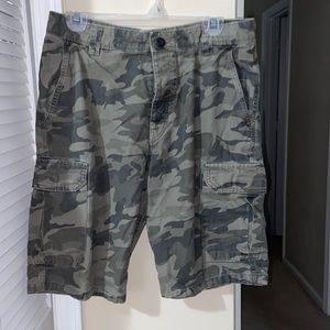 H&M camouflage carge shorts